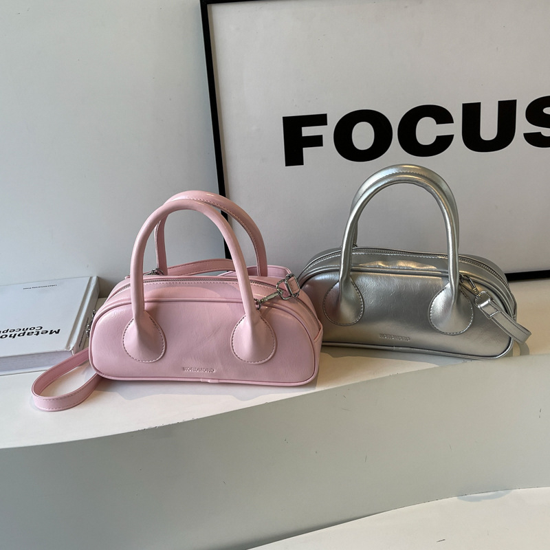 2025 new free shipping designer Single shoulder bag baguette Vintage solid color casual versatile Tote package fashionable women black white pink