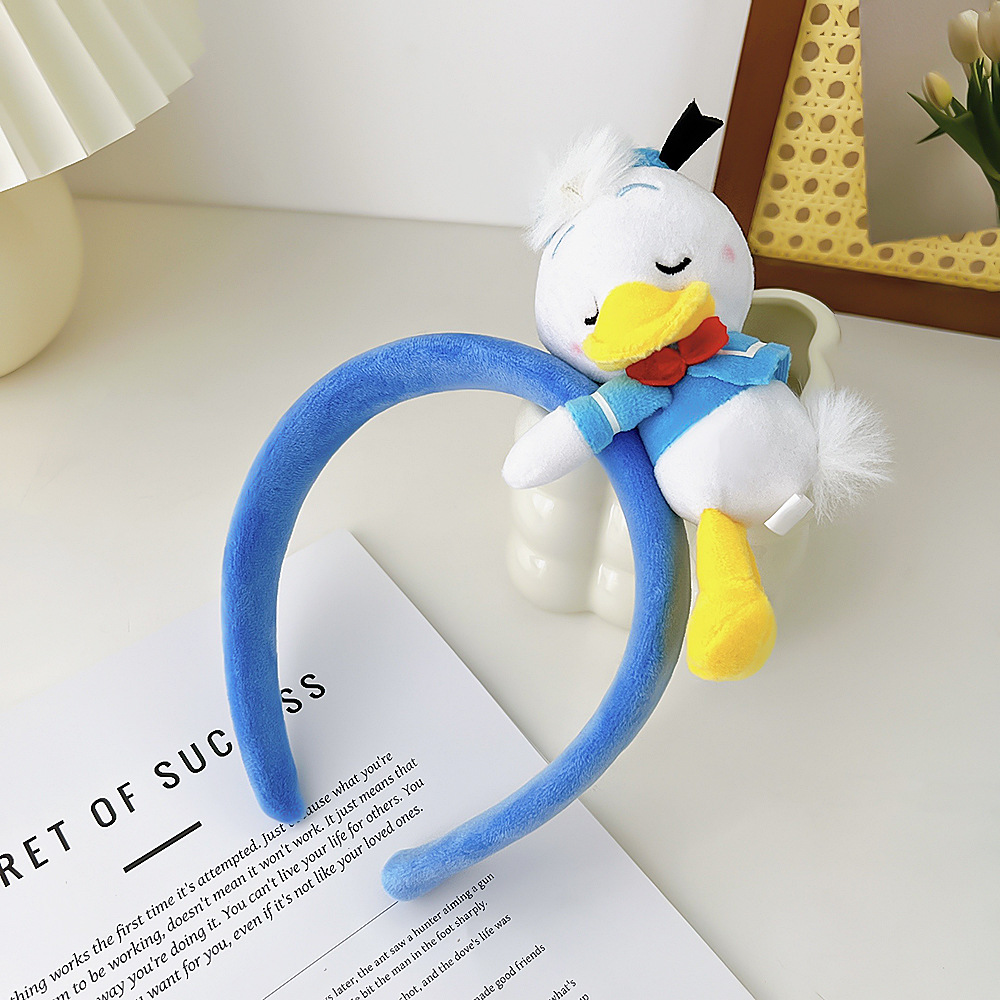 Adorable Adult Duck-Shaped Headband with Washing Feature Perfect for Autumn and Winter