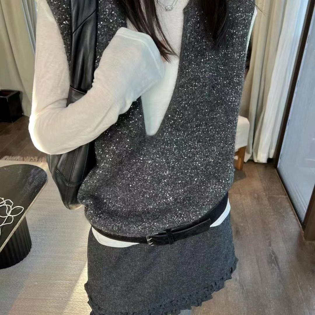 Fashionable intellectual style knitted pullover V-neck slim fit sexy spicy girl long sleeved knitted t-shirt