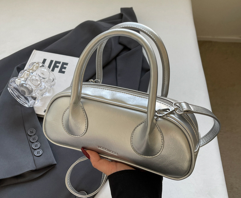 2025 new free shipping designer Single shoulder bag baguette Vintage solid color casual versatile Tote package fashionable women black white pink