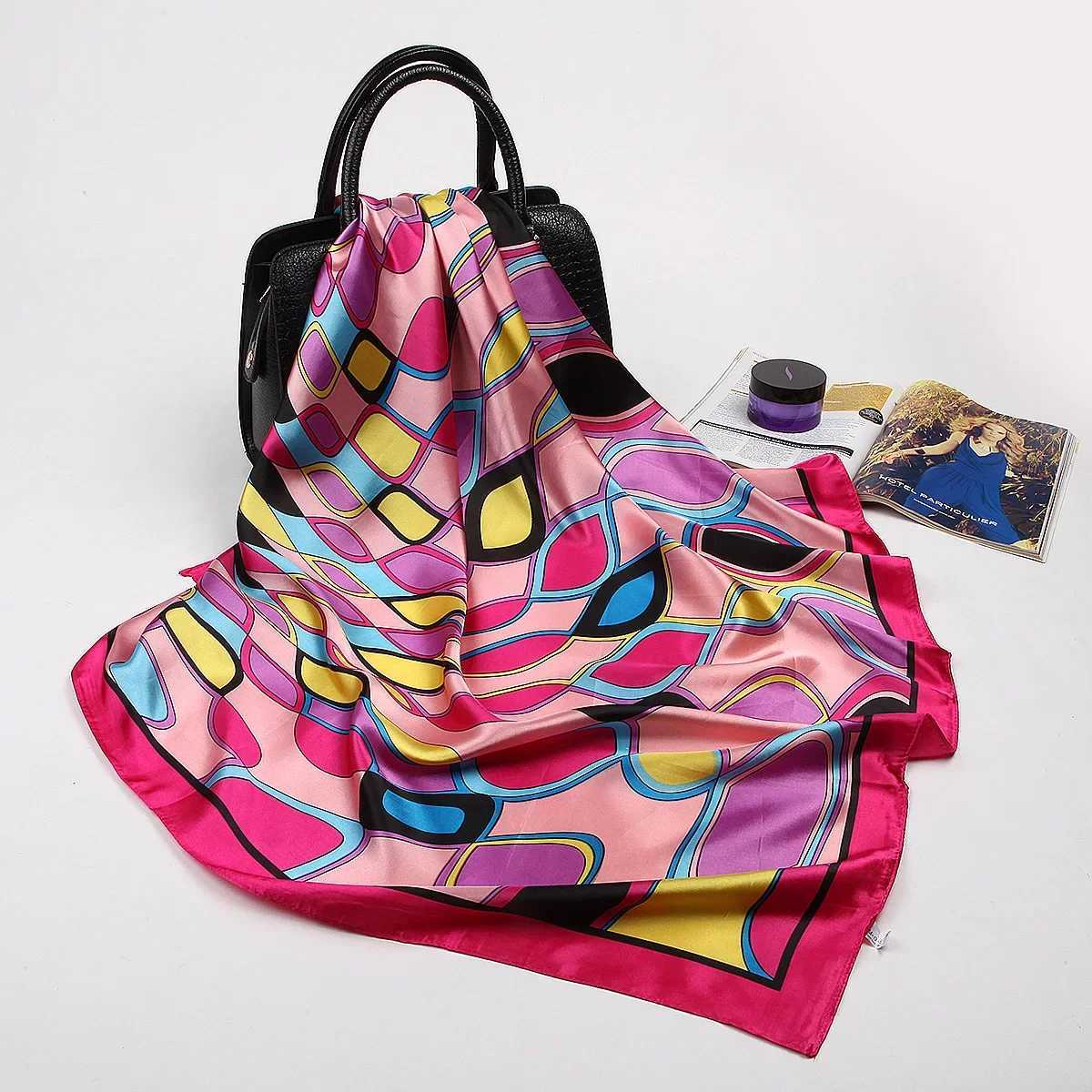 Fashion silk satin headscarf womens printed Kerchief hair scarf womens 90cm * 90cm square shawl wrapped neck scarf womens W250107
