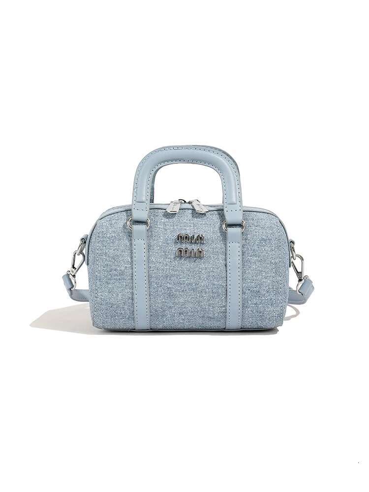 Designer Bag Luxury Bag This Year Shoulder Bag S Popular Denim Pillow Little Lady Designer New Fashionable Fully Matched Shoulder Trendy Crossbody