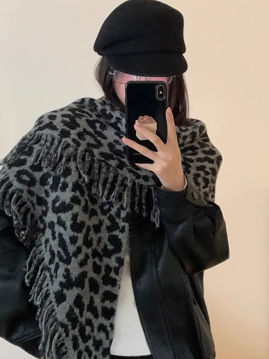 Womens Winter Korean-Style Warm Anti-Cold Tassel Triangle Scarf Wool Blend Leopard Print Trendy Shawl 250106