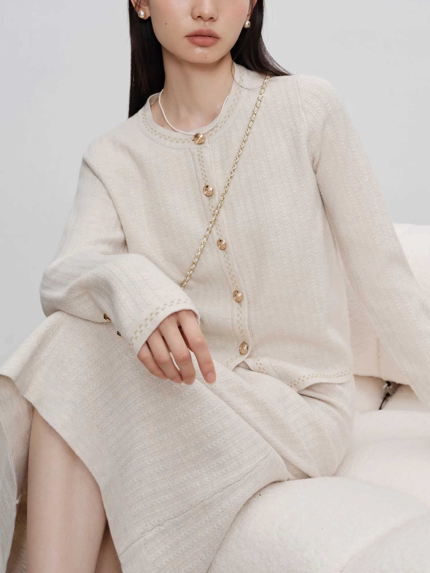 ZIQIAO Cleanfit Ele Knitted Suit For Women 2024 Autumn New Design White Outerwear Cardigan Jacket Skirt 24ZQ085 24ZQ086XJ250106