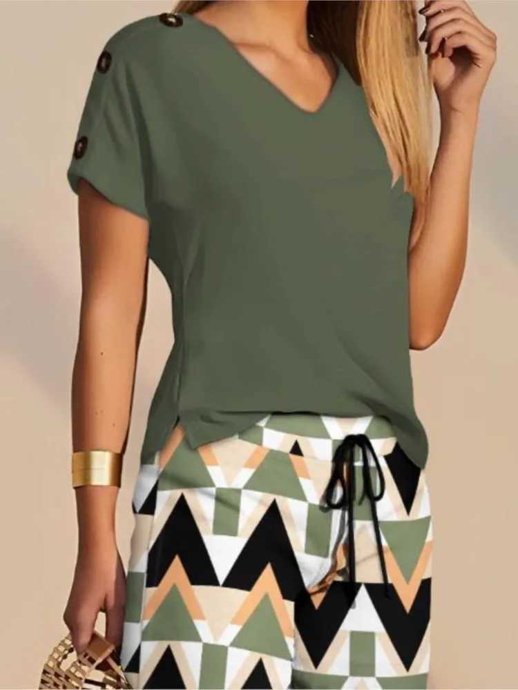 2024 Summer Women Buttoned V Neck Short Sve Casual Top And Drstring Design Shorts Set Fashion Solid Two Piece Sets FeXJ250106