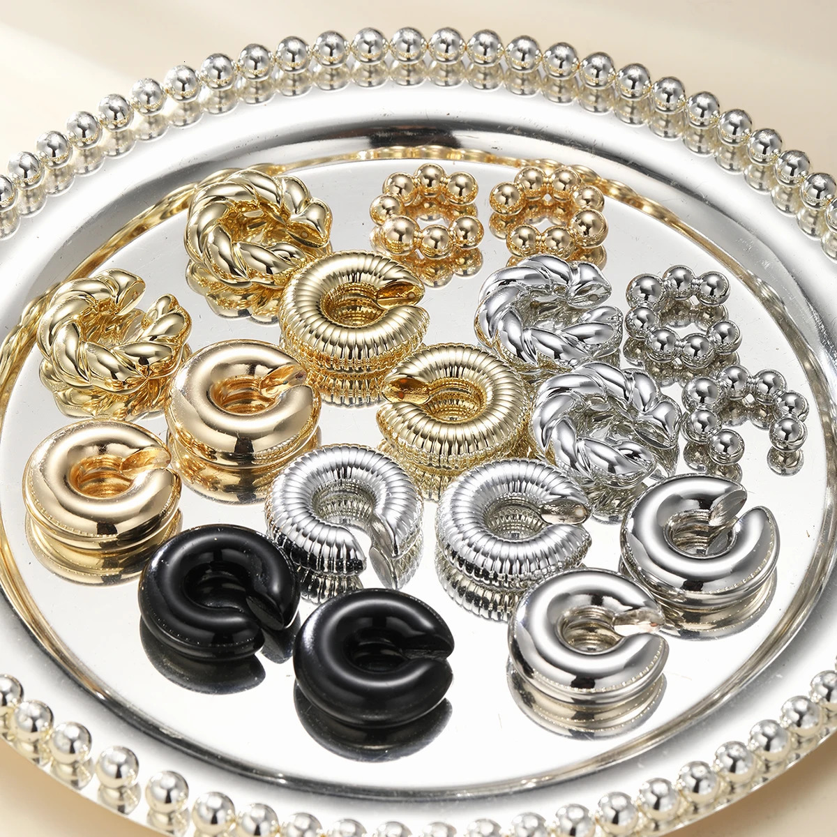 18 Pcs Vintage Smooth Circle C Shape Clip Earring For Women Fashion Lightweight No Piercing Cartilage Ear Cuff Punk Jewelry Gift 250103