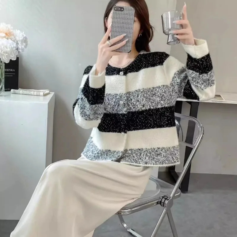 Autumn Winter Fashion Striped Cardigan Oneck Coat Women Simplicity Office Lady Long Sleeve Tops Trend Allmatch Casual Jackets 250103