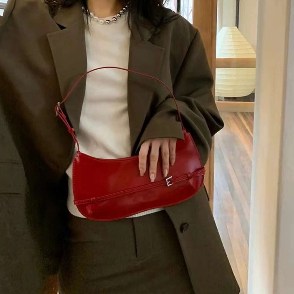1Pc French Niche Design Cowhide Shoulder Handbag Women's High-End Party Red Wedding Fashion Handheld Underarm Baguette Bag