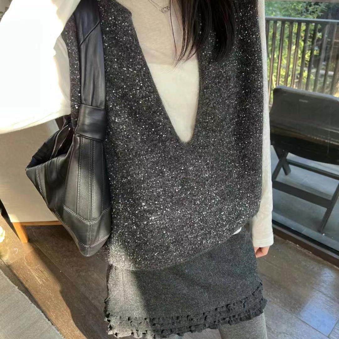 Fashionable intellectual style knitted pullover V-neck slim fit sexy spicy girl long sleeved knitted t-shirt