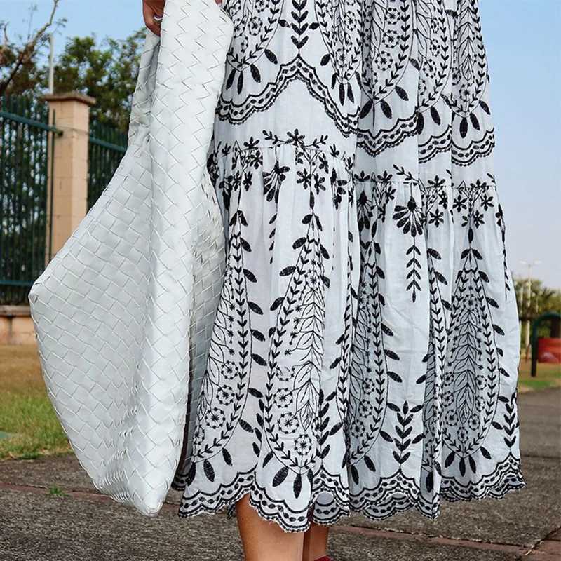 2025 Summer Sexy Suspenders Top and Skirt Set Casual Pattern Printed Womens Beach Outfit Fashion Hollow Sveless Holiday SuitXJ250106