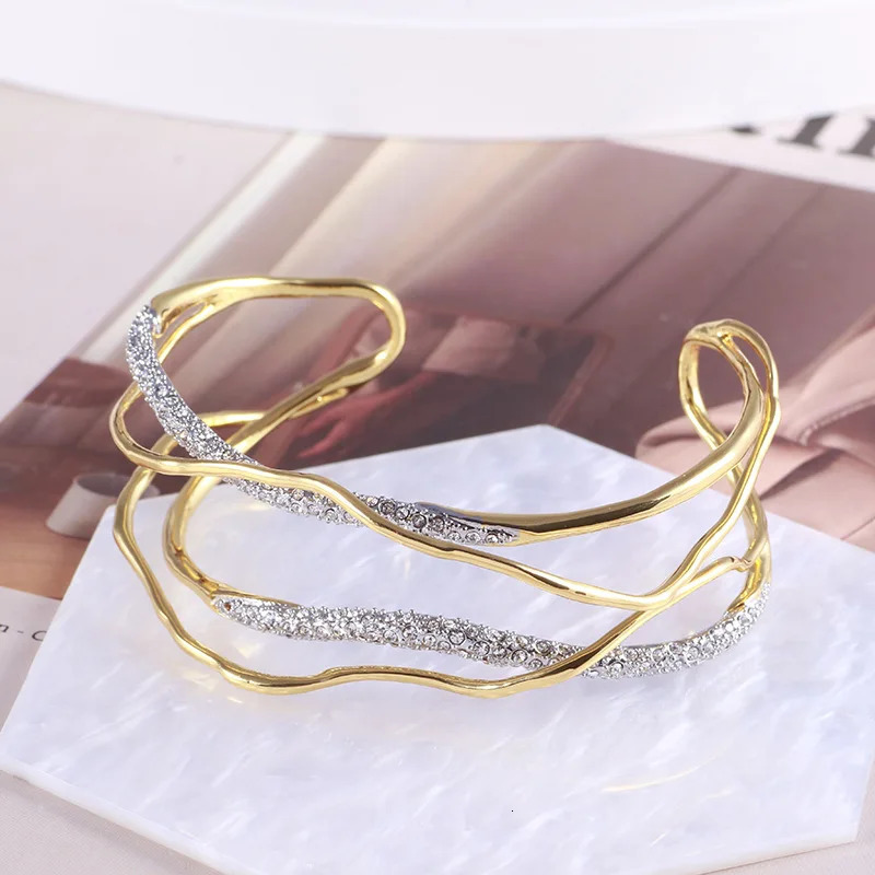 Trendy 2 Tones Cross Lines Cuff Bangles For Woman Copper Gold Plated Mixed Silver Color Sparkling Rhinestone Wide Version Craft 250107