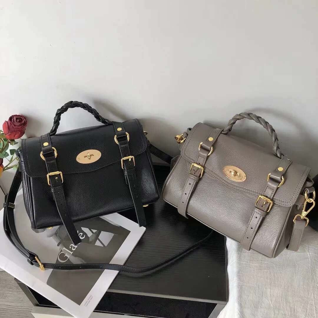 Women's Business Commuting Bag Vintage Handbags 2025 Trend Ladies New Crossbody Handbag Party Bags Womens Fashion Hand Shoulder
