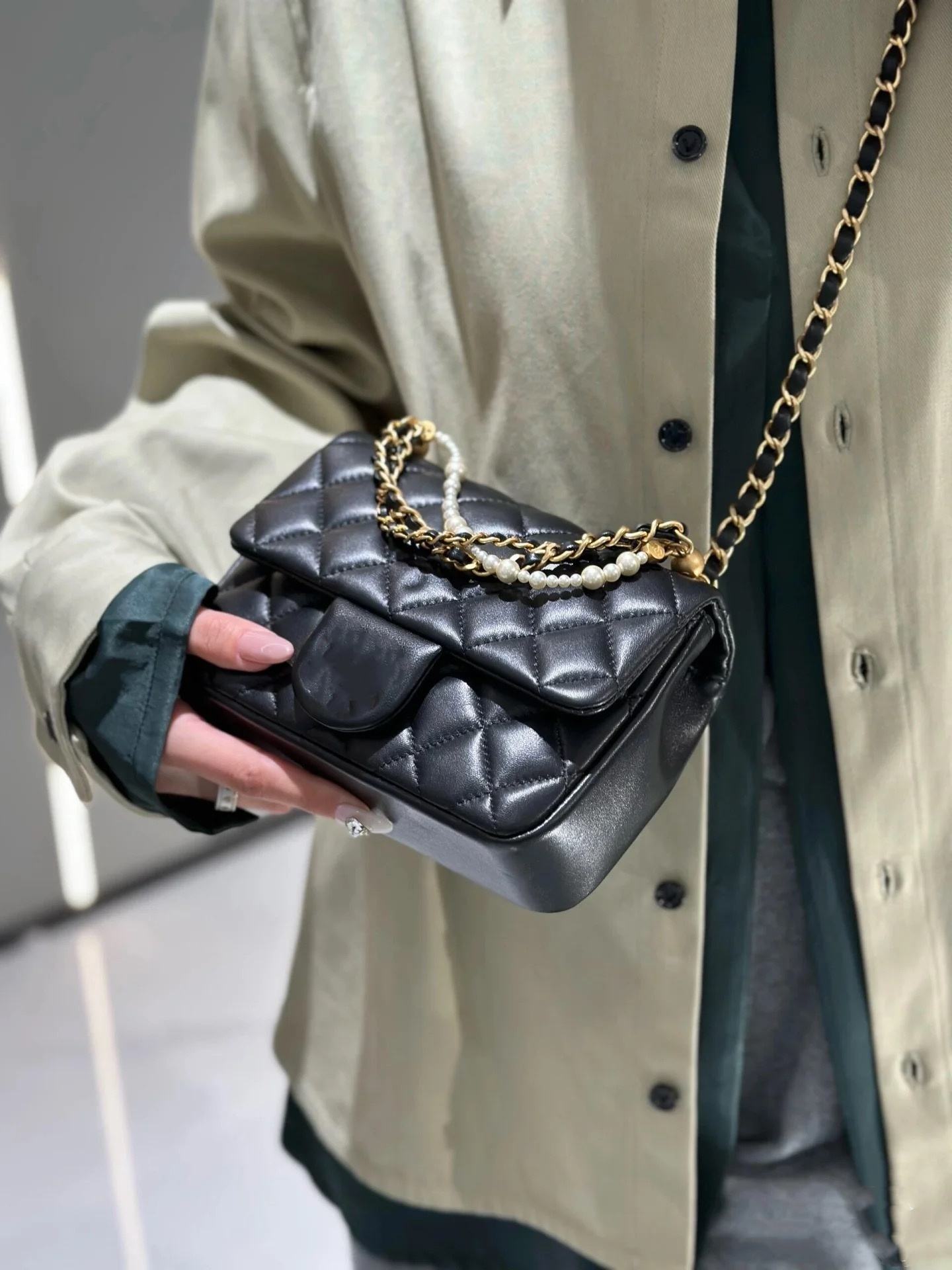 10A shoulder bag designer bag fashion bag pearl shoulder strap bag brand fashion women's bag chain bag shoulder bag party bag dinner bag full package CC2025