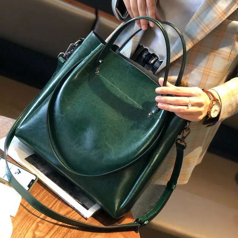 Women's Shoulder High-capacity Casual Tote Oil Wax Cowhide Leather Handbag Lady Commuting Bucket High Quality Messenger Bag