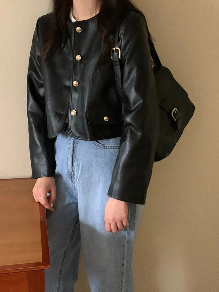 Korean style Black Jackets Women Fashion Vintage Single Breasted Leather Jacket Women Streetwear O Neck Short Jackets 250102