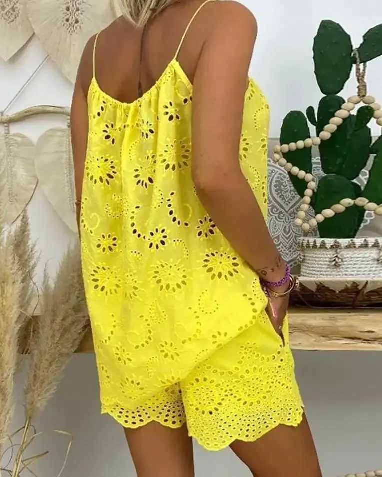 New Two Piece Sets Women Outifits Casual V-Neck Sveless Camis Eyelet Embroidery Tassel Top Shorts Set 2022 Fashion Women SuitXJ250106