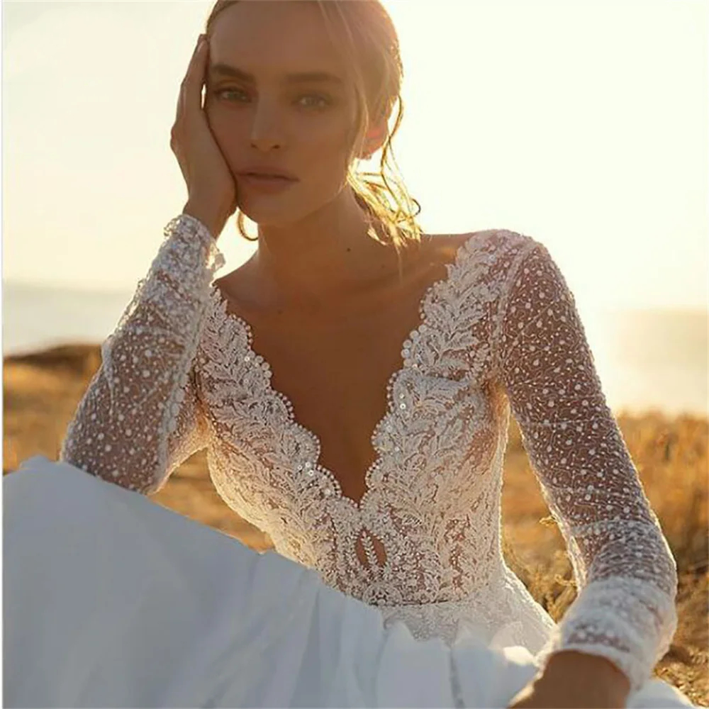 Backless Beach Wedding Dresses Lace Long Sleeves Illusion V-Neck A-Line Ivory Tulle Boho Bridal Gowns Court Train