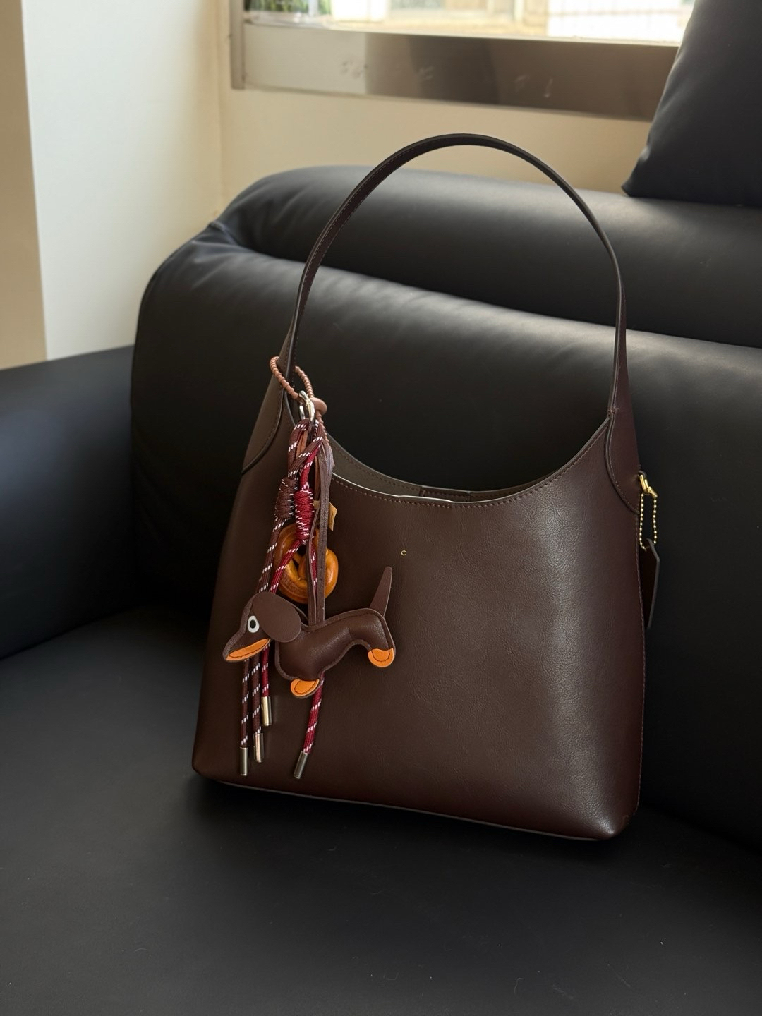 Niche Fashionable Versatile Tote Bag Designer Shoulder Bags Luxe Calfskin Handbag Designer bag Cowhide Wide Strap Leather Triangle Cross Body Handbags