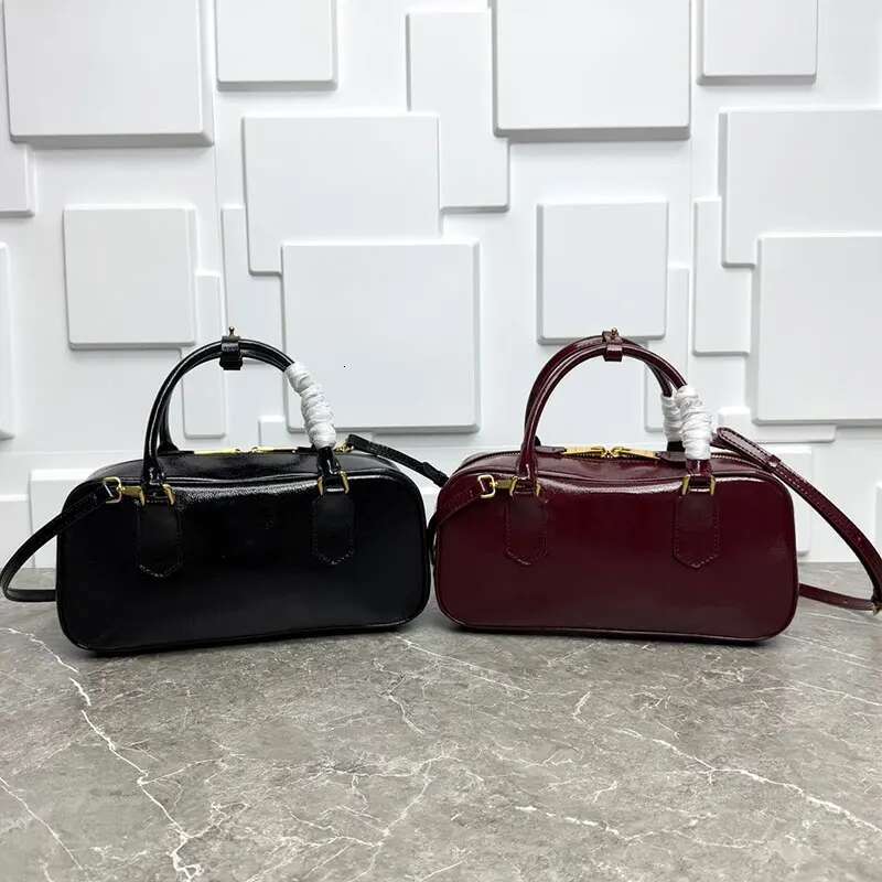 Ladies Bowg 2025 Spring Summer Oil Wax Leather Boston Bag Tote Shoulder Crossbody Purse Bury Handbag Casual