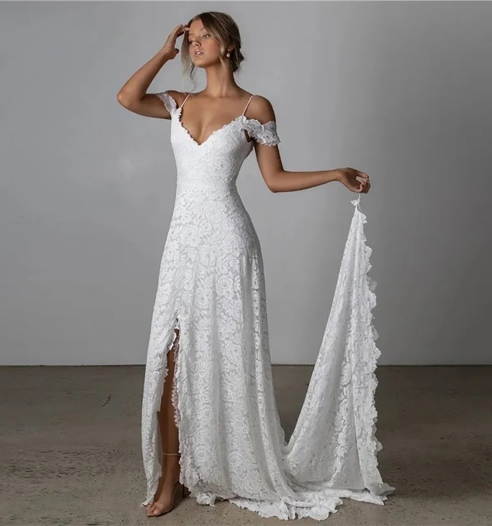 Elegant Lace Off-the-Shoulder Wedding Dress Ideal for Coastal Ceremonies