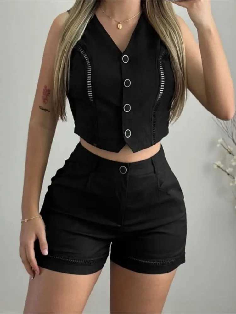 Sexy Two Piece Sets Women Outfit 2024 Summer Hollow Buttons Sveless V-Neck Vest Top Pocket Shorts Set Solid Matching SetXJ250106