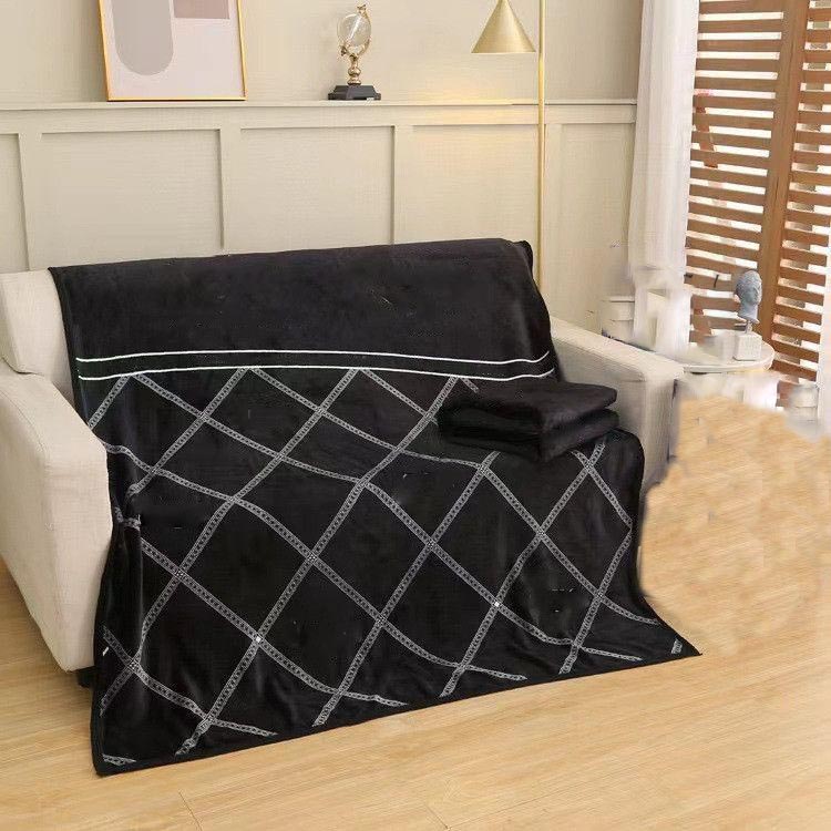 Black Designer Blanket White Letter Leisure Travel Shawl Blanket Office Air Conditioning Cover Europe Plaid Blanket Decorative blanket
