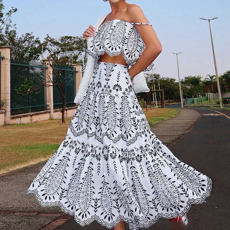 2025 Summer Sexy Suspenders Top and Skirt Set Casual Pattern Printed Womens Beach Outfit Fashion Hollow Sveless Holiday SuitXJ250106