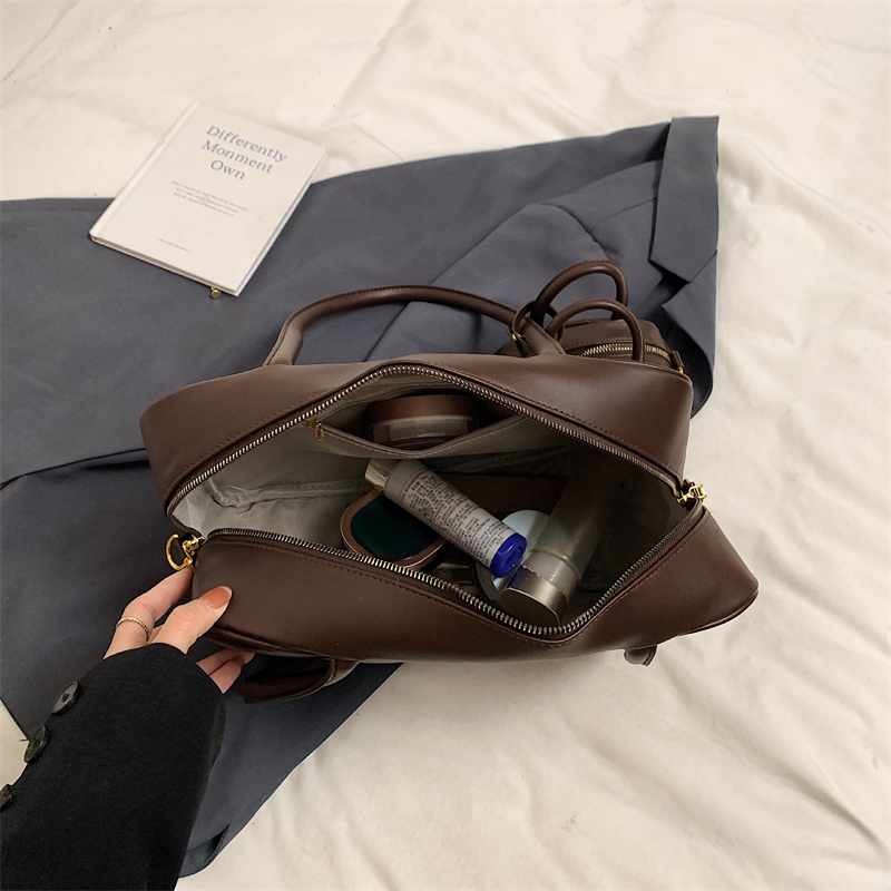 2025 new free shipping designer Single shoulder Vintage solid color casual versatile Tote bag composite package fashionable women black white brown