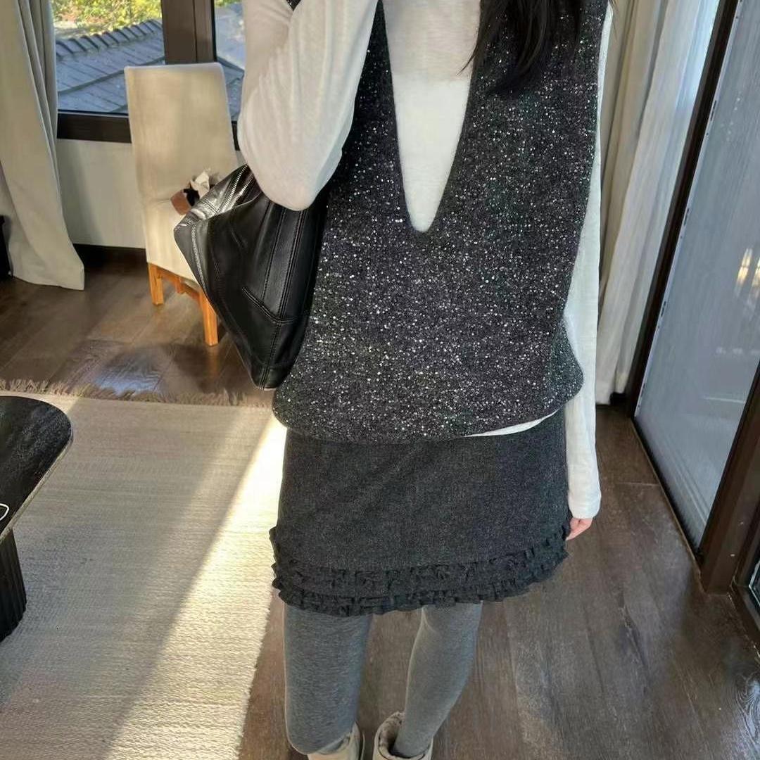 Fashionable intellectual style knitted pullover V-neck slim fit sexy spicy girl long sleeved knitted t-shirt