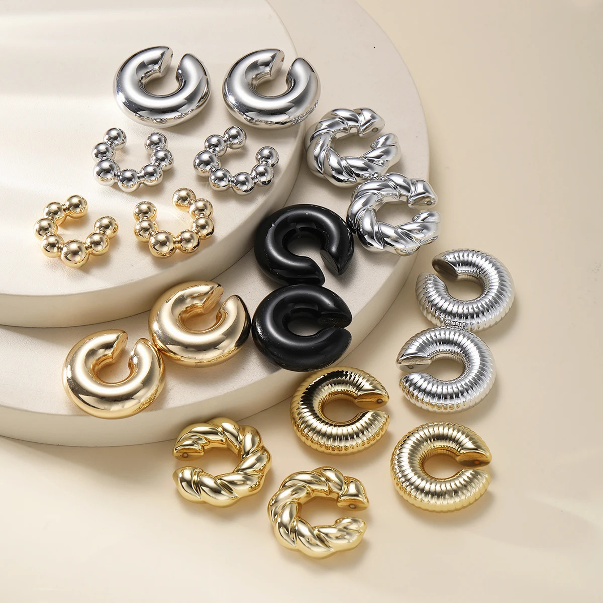 18 Pcs Vintage Smooth Circle C Shape Clip Earring For Women Fashion Lightweight No Piercing Cartilage Ear Cuff Punk Jewelry Gift 250103