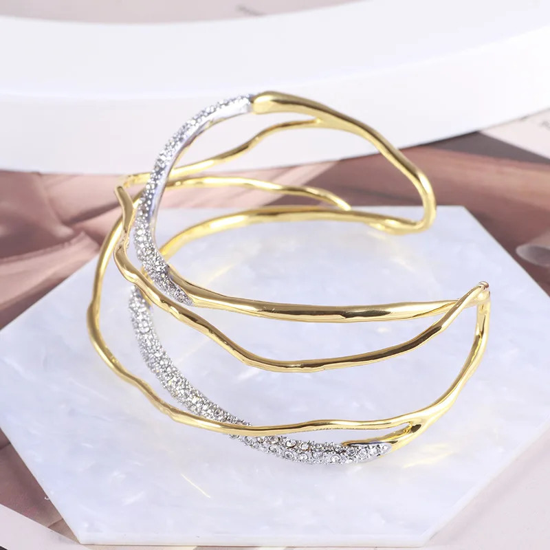 Trendy 2 Tones Cross Lines Cuff Bangles For Woman Copper Gold Plated Mixed Silver Color Sparkling Rhinestone Wide Version Craft 250107