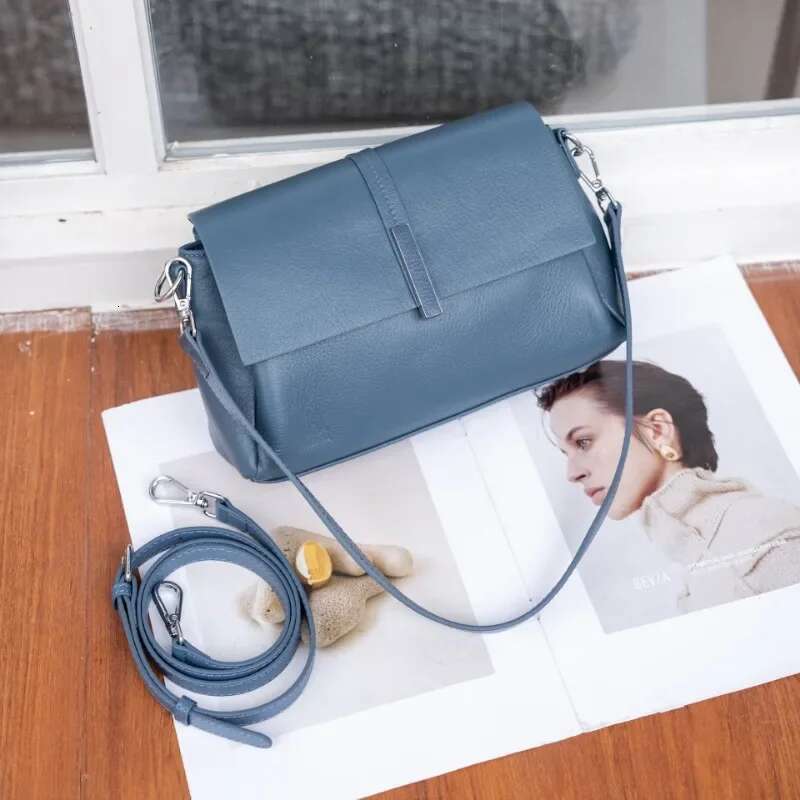 Natural Cow Leather Simple Fashionable Shoulder for Women, Versatile Commuting Small Square Crossbody Bag Underarm Handbag