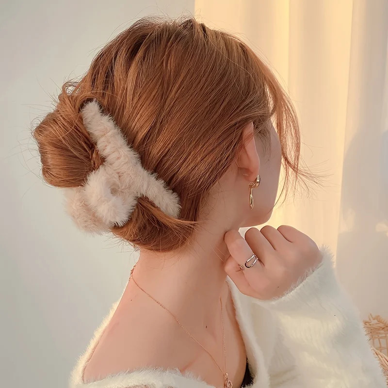 6pcs Winter Plush Hair Clip set Claw Clip Hair Accessories For Girls Fashionable womens hair clip 250103