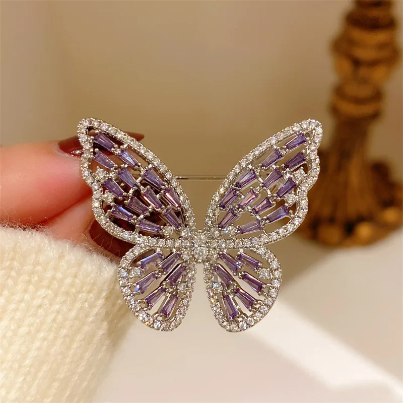 Fashion Women Girls Elegant Crystal Purple Butterfly Brooches Badges Classic Lady Dress Suit High-end Pins Jewelry 241230