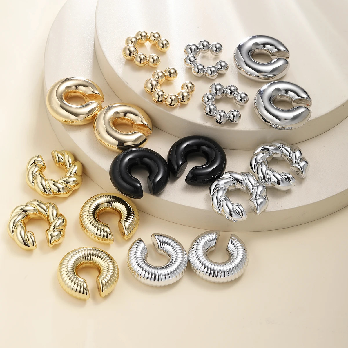 18 Pcs Vintage Smooth Circle C Shape Clip Earring For Women Fashion Lightweight No Piercing Cartilage Ear Cuff Punk Jewelry Gift 250103