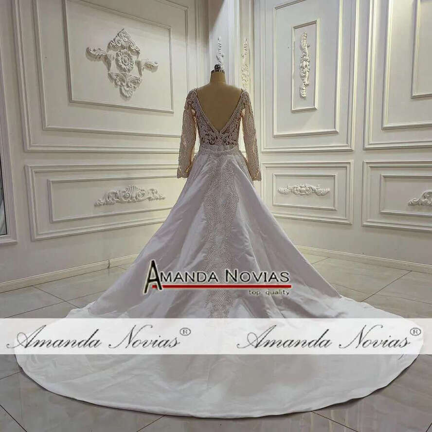 V-Neck Long Sleeve Beautiful Satin Lace Wedding Dress