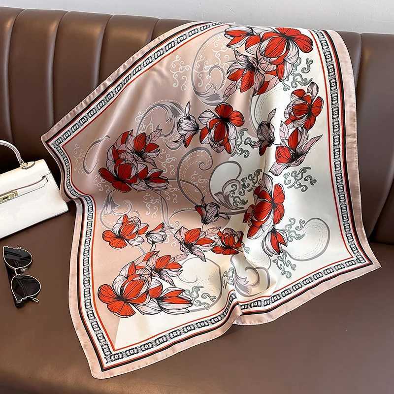 2023 Fashion Luxury Brand Designer Silk Scarf Square for Women Shls Scarves Hjiab Bandana Hair Band Wrist 70 * 70cm W250106