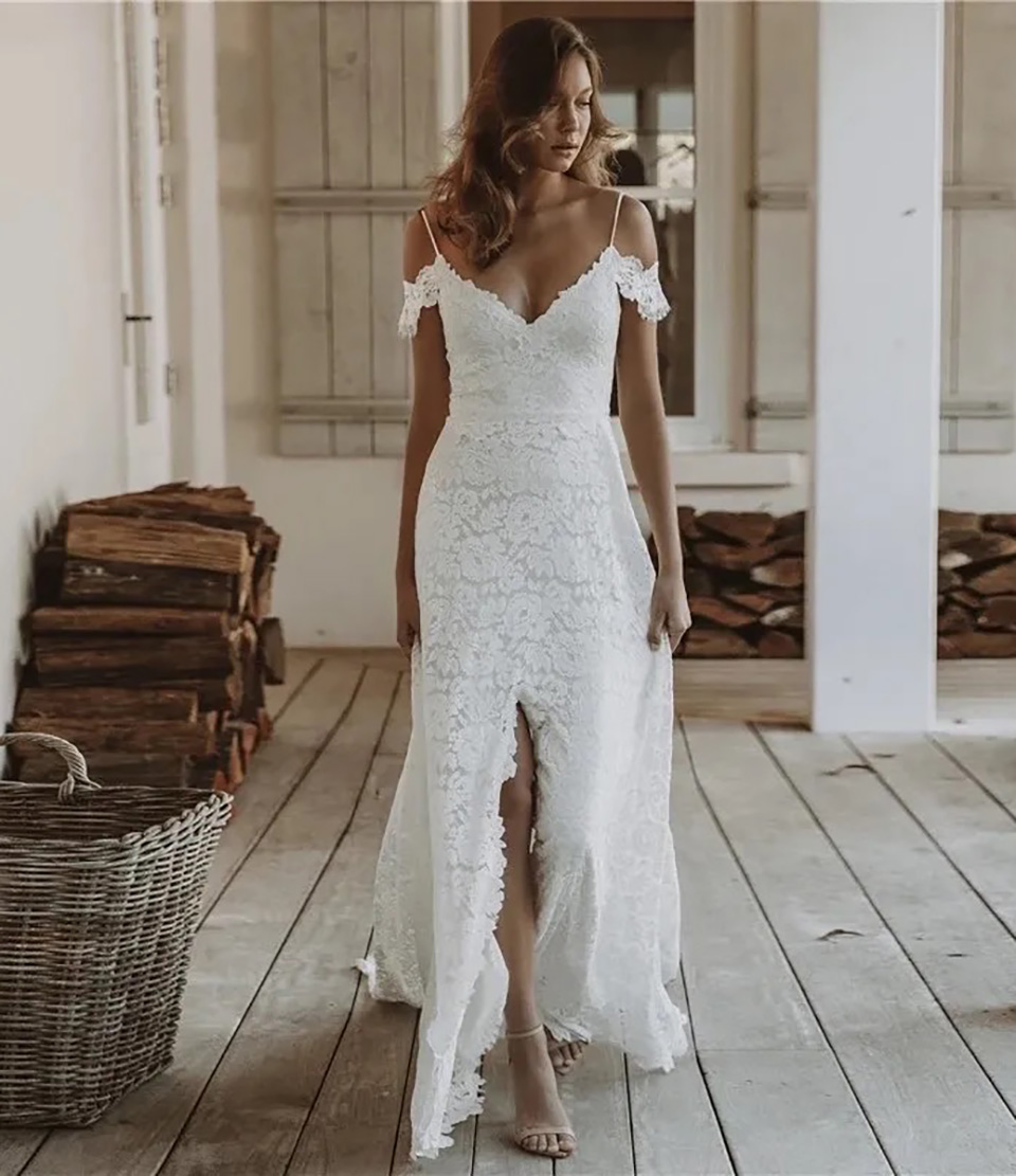Elegant Lace Off-the-Shoulder Wedding Dress Ideal for Coastal Ceremonies