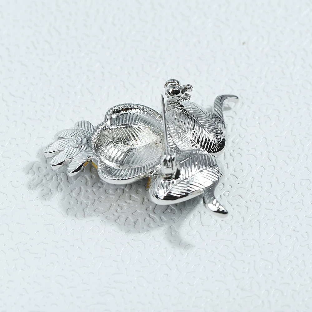 ICEYYSilver Enamel stripe Owl Brooch Big Eye Animal Lapel Pin Mens Suit Badge Scarf Buckle Clothing Party Women Accessories 241230