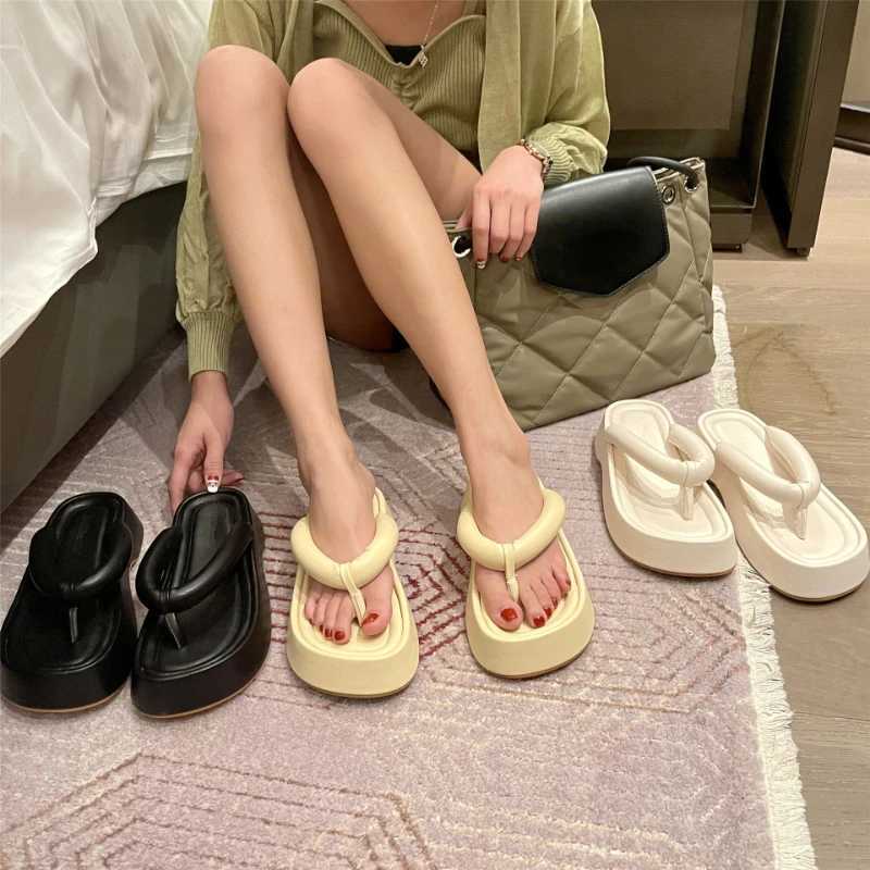 New Arrival Womens flip platform beach shoes summer designer slider womens casual and comfortable party sandals womens slider T250108