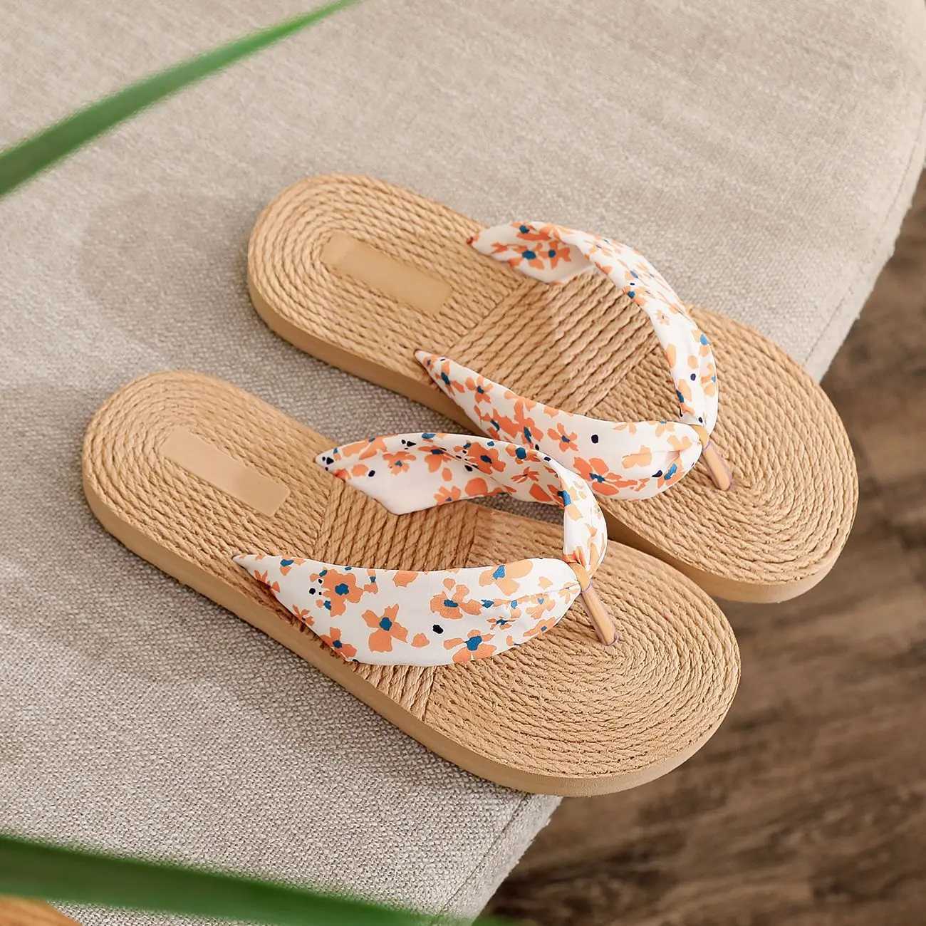 New Arrival Summer slippers flip flops beach sandals non slip casual flat shoes slippers womens indoor shoes outdoor shoes T250108