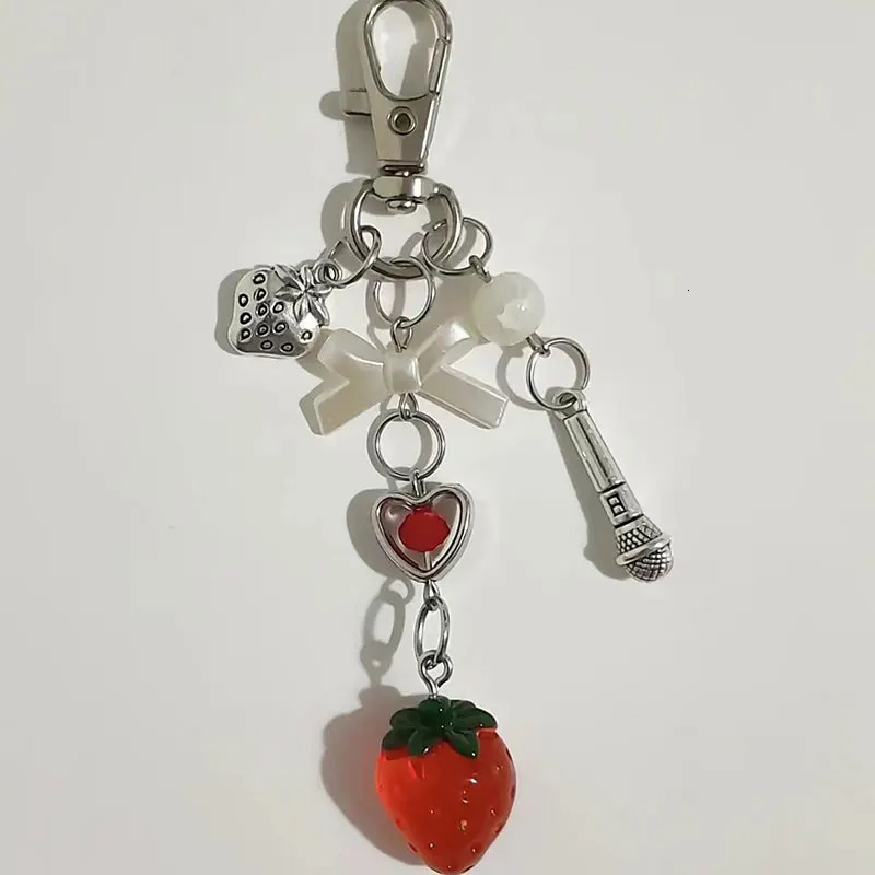 Handmade NANA inspired strawberry and peach keychain y2k fairy tale coquettish 250107