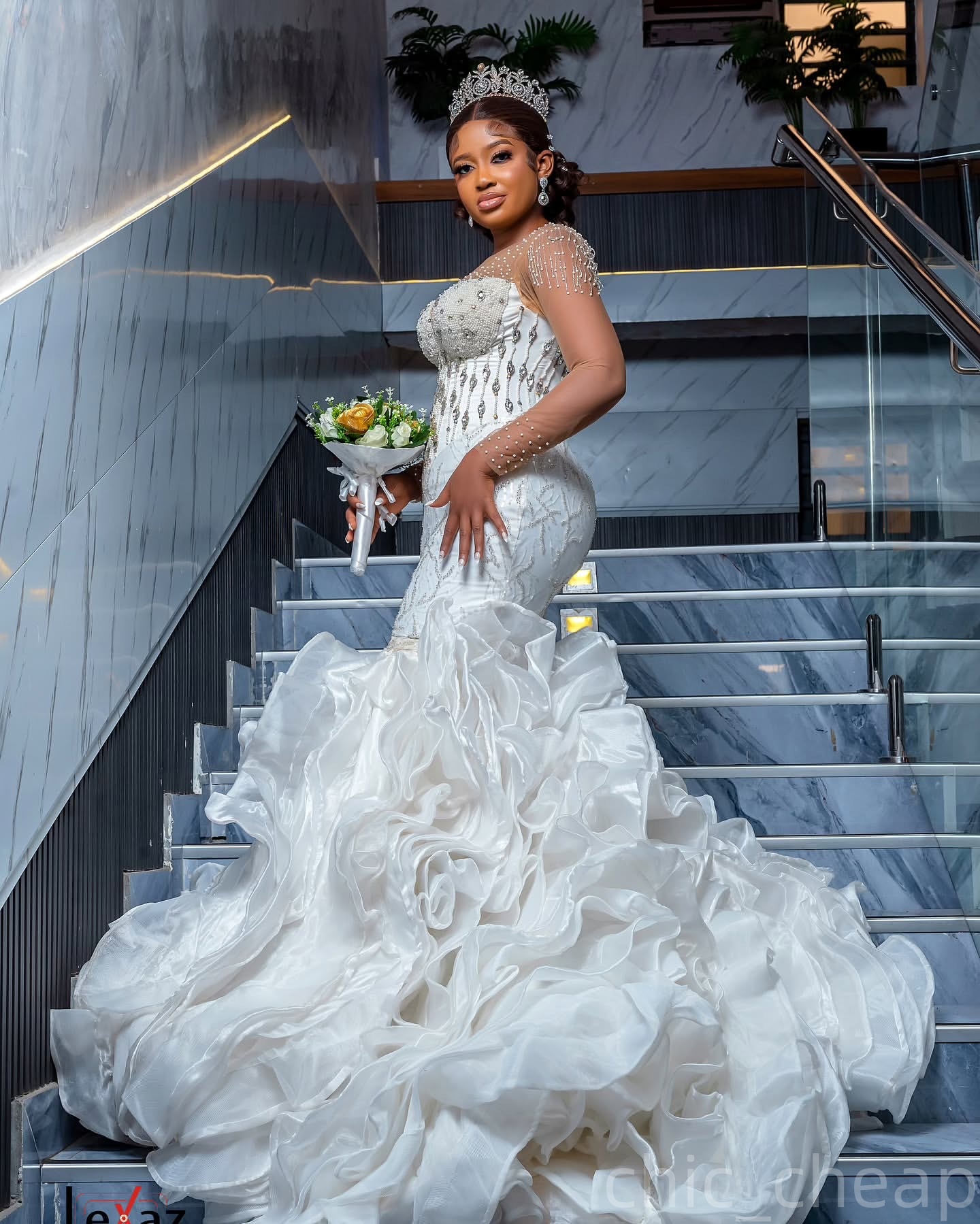 2025 Arabic Aso Ebi Plus Size Ivory Lace Wedding Dresses Beaded Crystals Detachable Train Full Sleeves Bridal Gowns Dress For Brides ZJ0346