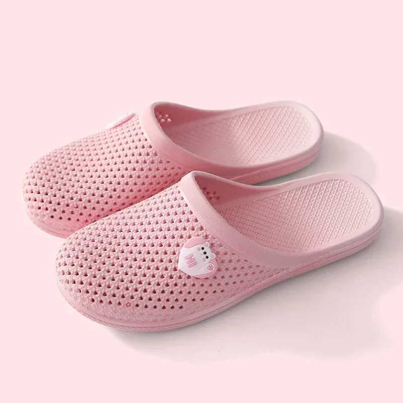 New Arrival Womens family slider closed toe cutting summer womens fashionable flat shoes slider anti slip womens pink beach bathroom indoor slider T25