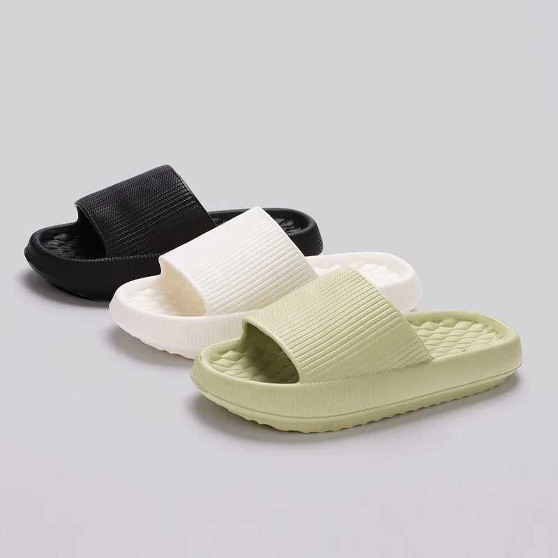 New Arrival Thick bottomed cloud slider womens summer lightweight soft soled platform sandals womens casual non slip beach shoes slider T250108