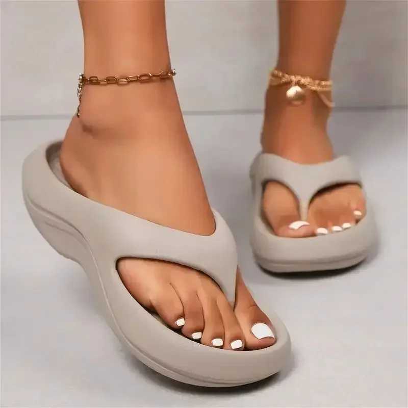 New Arrival Thick platform Eva flip cover womens summer clip toe non slip beach sandals for womens comfortable soft bottom cloud slider T250108