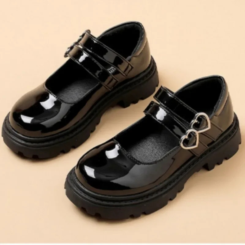 Girls Leather Shoes for Party Wedding Glossy Matte Children Performance Shoes with Love Big Kids Princess Mary Jane Shoes 250103