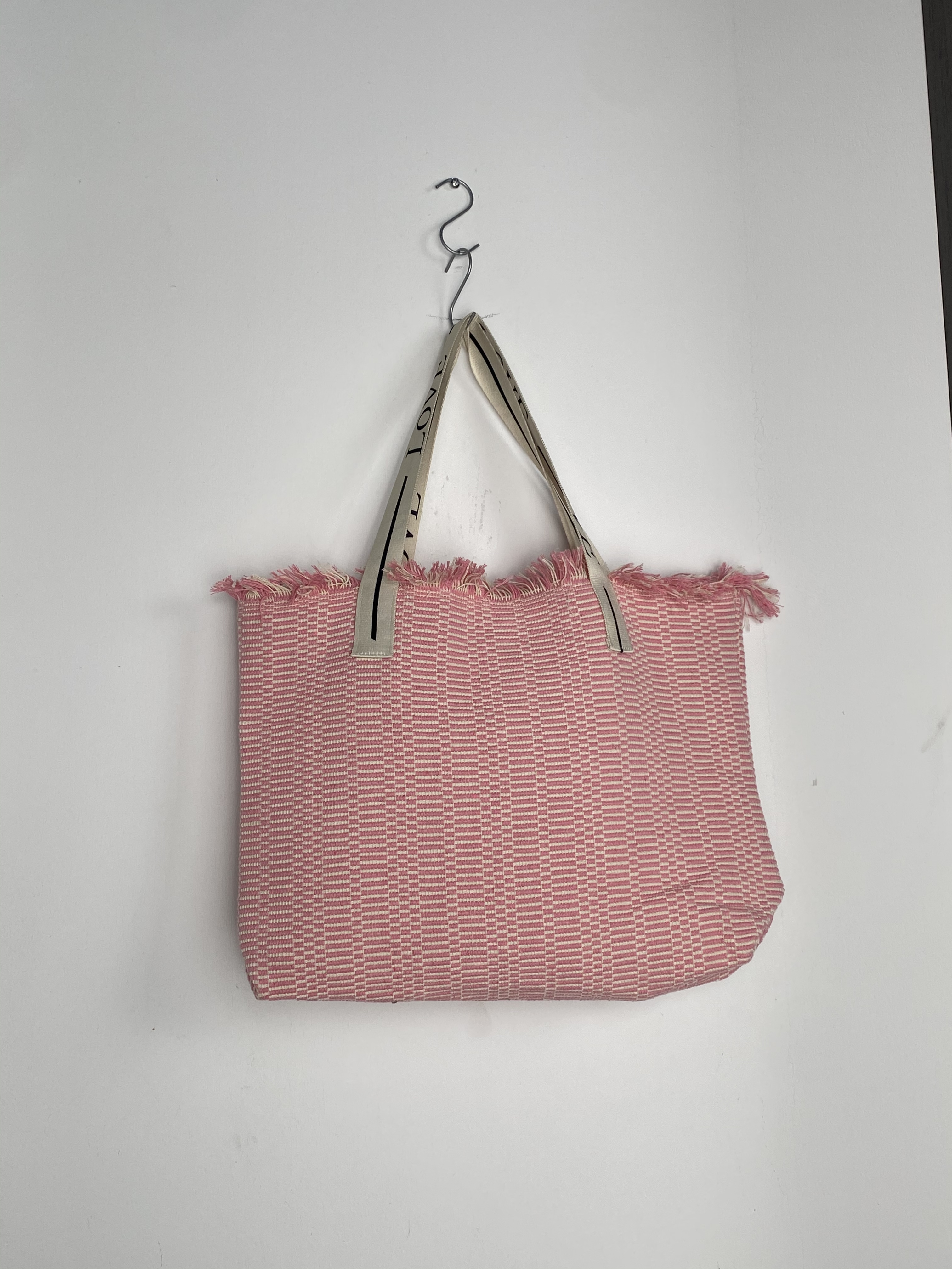 Eco-Friendly Handcrafted Linen Shoulder Bag with Classic Aesthetic Design