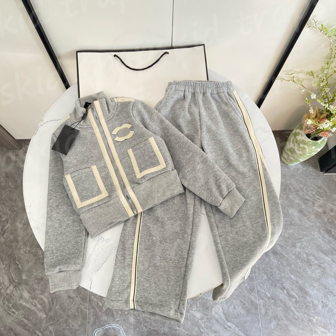 Children Designer Hoodie Set New Year Fashion Girls Dress Set Long Sleeves Kids 2pcs Set Babies Christmas Winter Luxury Dresses Coat Set AYD25010813