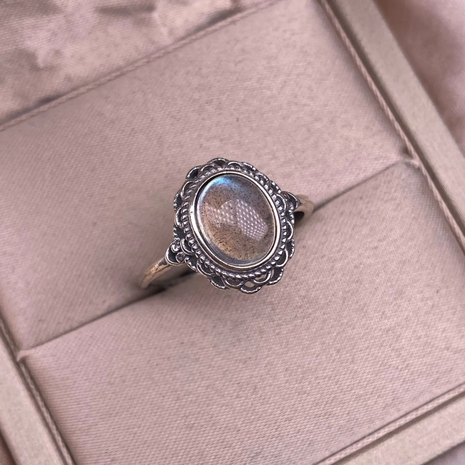 Natural Moon Stone Ring s925 Silver Vintage Hollow Exquisite Pattern Womens Ring Party Jewelry Accessories Valentines Day Gift 250106